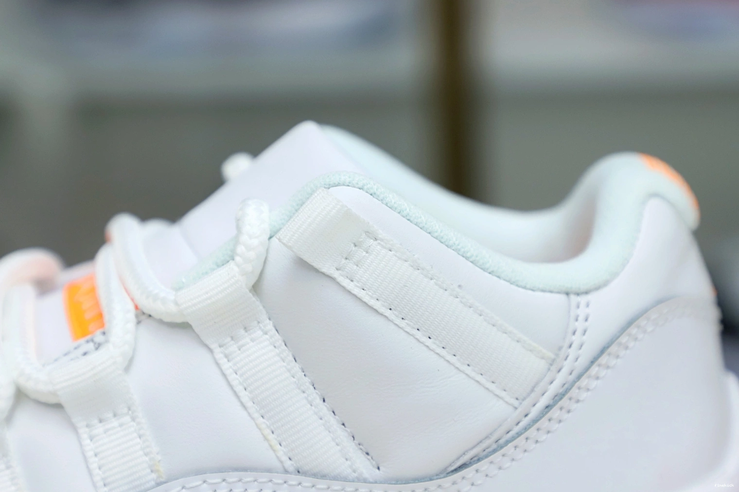 11 CITRUS' 'BRIGHT WMNS LOW RETRO JORDAN AIR 1104